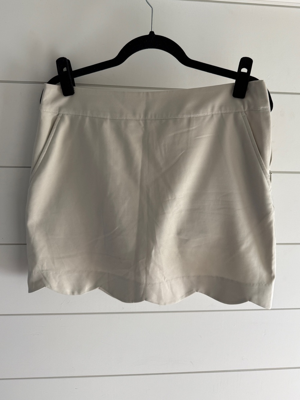 Vineyard Vines Cream Scallop-Hem Mini Skirt, Size 6